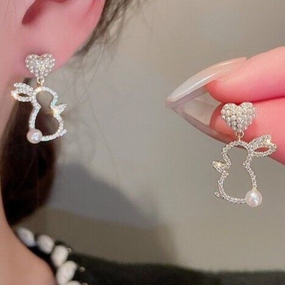 Adorable Easter Bunny Earrings - Picture 3 of 4